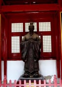 刘子业在历史上是个什么样的皇帝？与刘英媚之间是关系？
