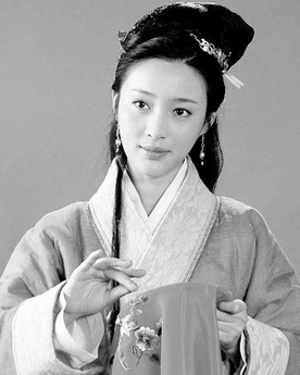 武松在杀潘金莲钱为什么要扯掉她的衣裳？