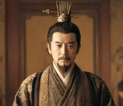 袁氏兄弟：程昱离间谋略收渔翁之利